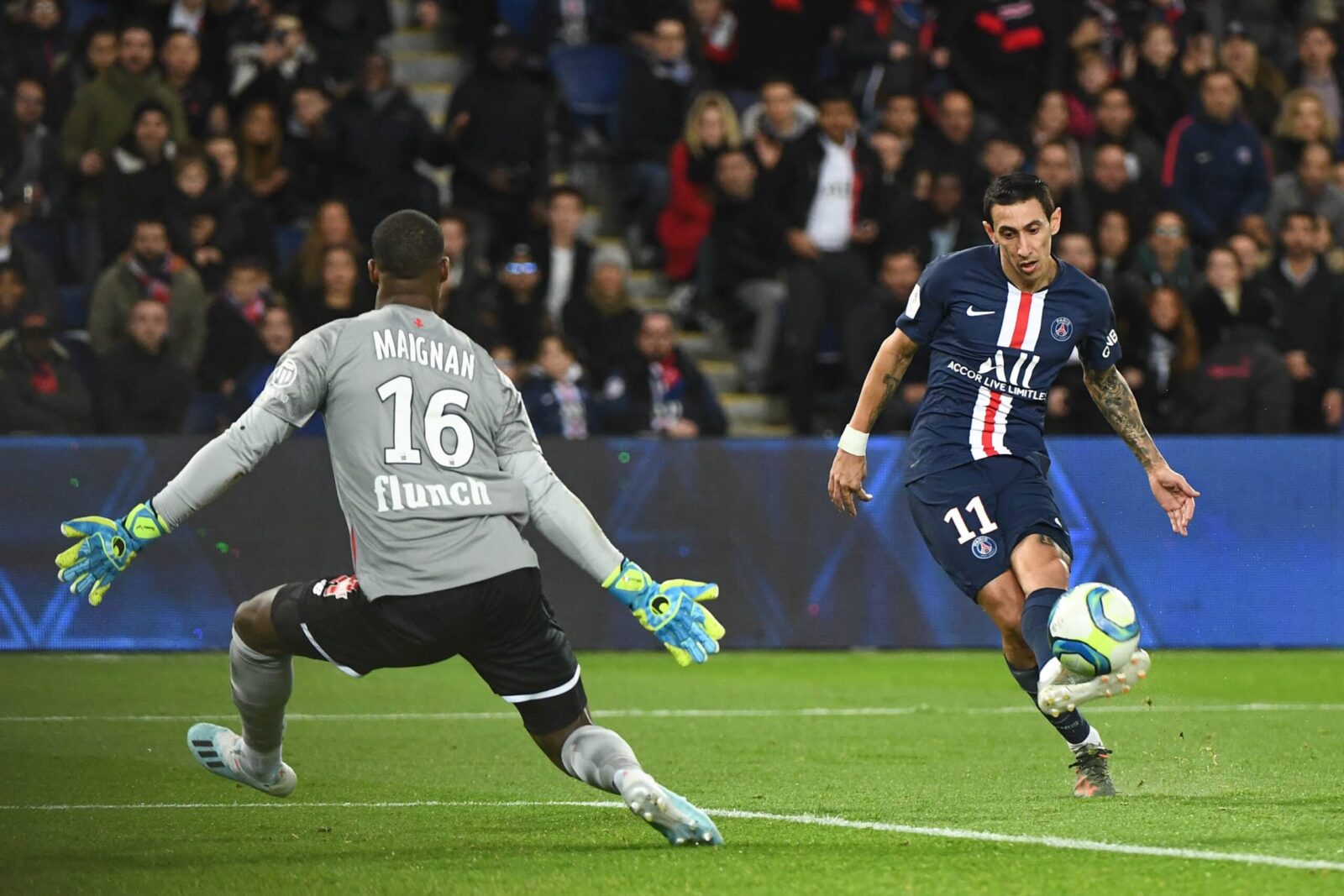 Le LOSC dévoile ses trois nouveaux maillots pour la saison 2019-2020