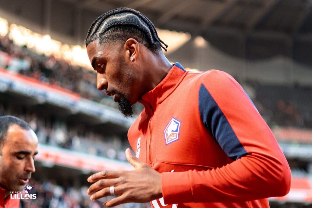 Alexsandro &agrave; l'&eacute;chauffement avec le LOSC.