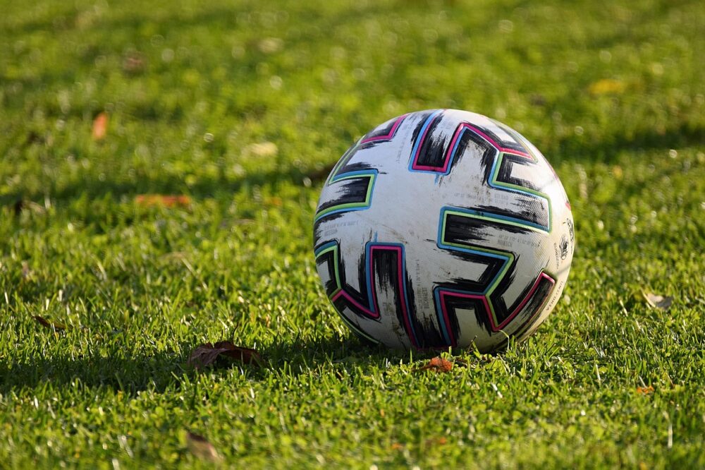 soccer-7000494_1280