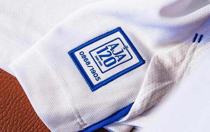 L'AJ Auxerre sort un maillot collector pour ses 120 ans, f&ecirc;ter contre le LOSC.