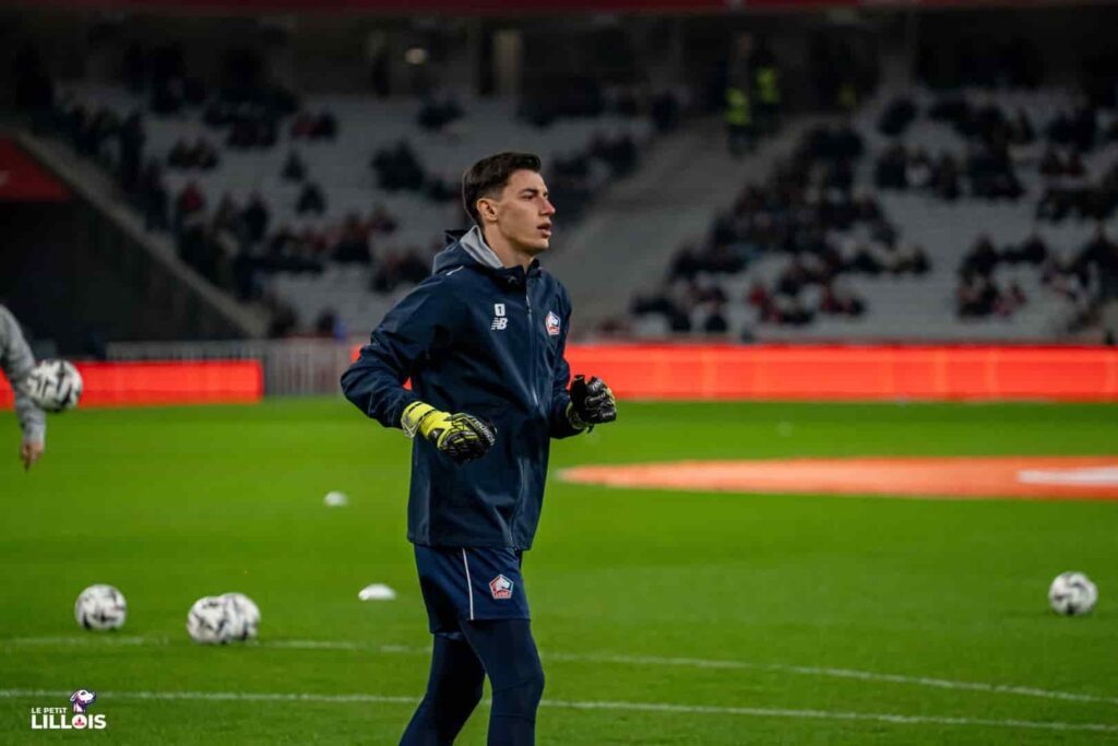 Berke Özer à l'échauffement avant LOSC - OM.