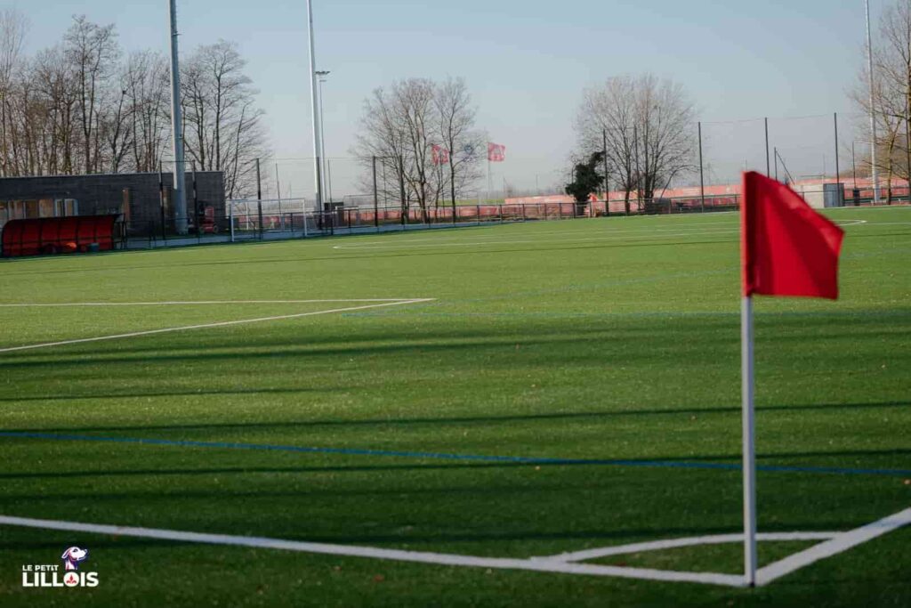 Le nouveau terrain synthétique construit au Domaine de Luchin, centre d'entraînement du LOSC.