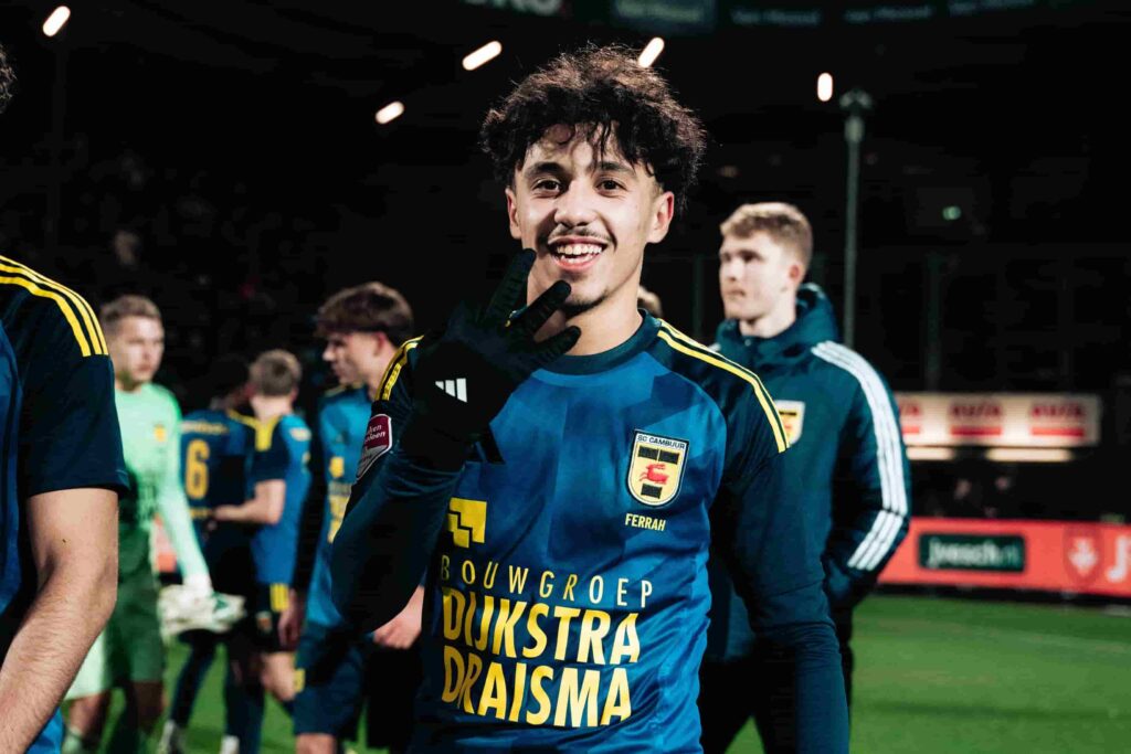 Ichem Ferrah en homme heureux après une belle victoire du SC Cambuur.