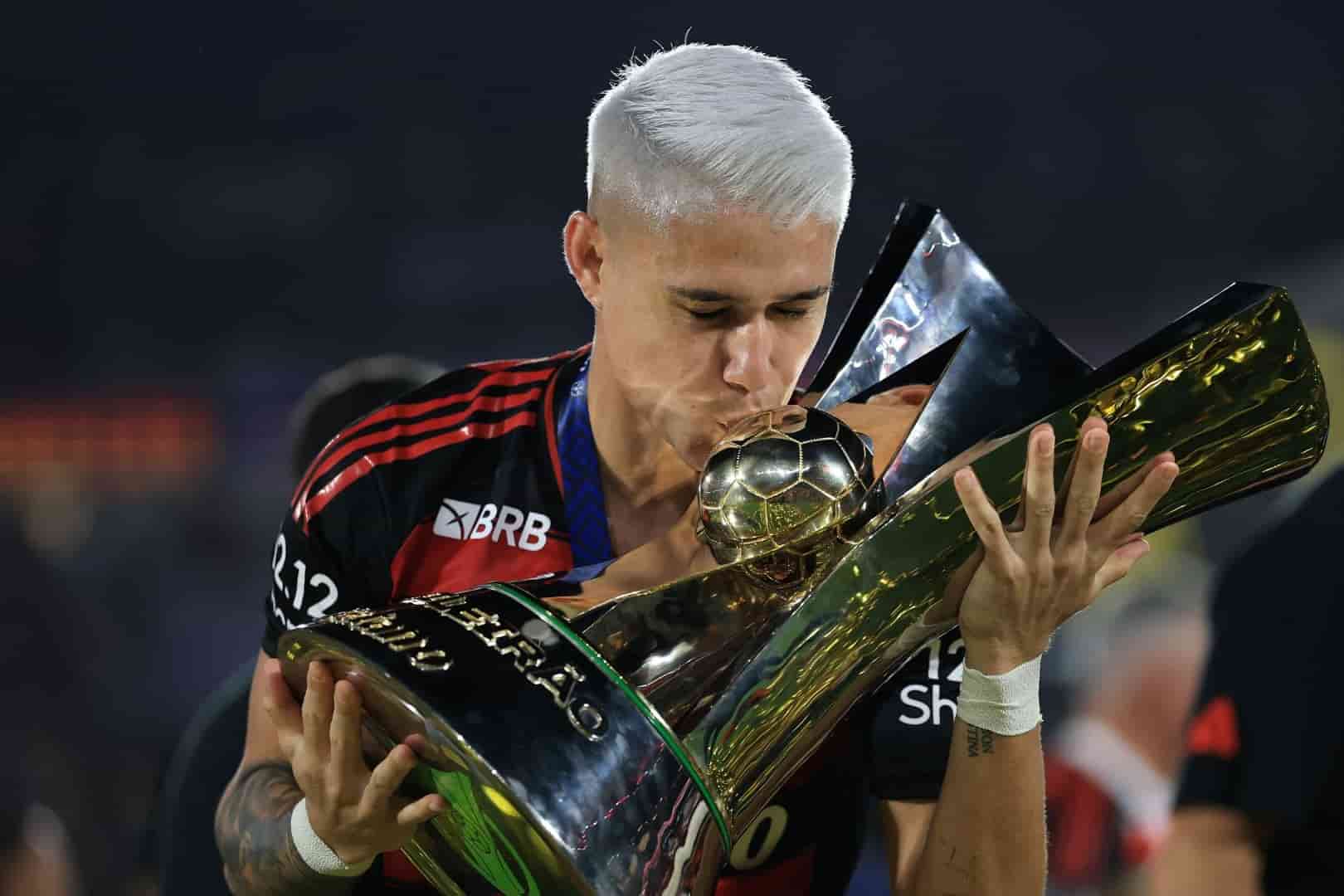 Encore un trophée à couvrir de baisers pour Luiz Araujo (ex-LOSC), champion au Brésil