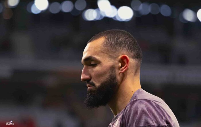 Nabil Bentaleb &agrave; l'&eacute;chauffement avant un match de Ligue Europa avec le LOSC.
