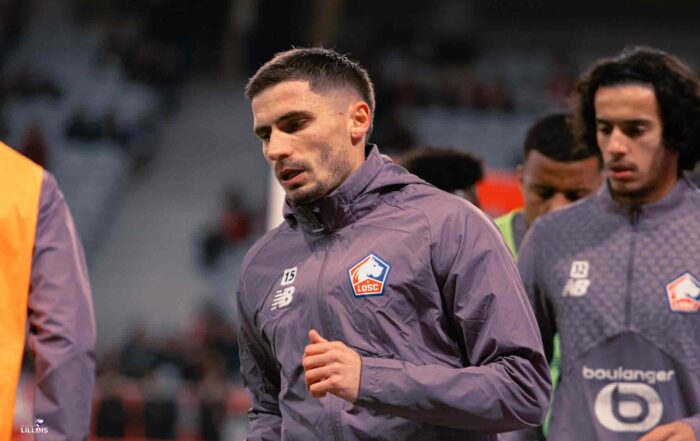 Romain Perraud &agrave; l'&eacute;chauffement avant LOSC - Paris FC.