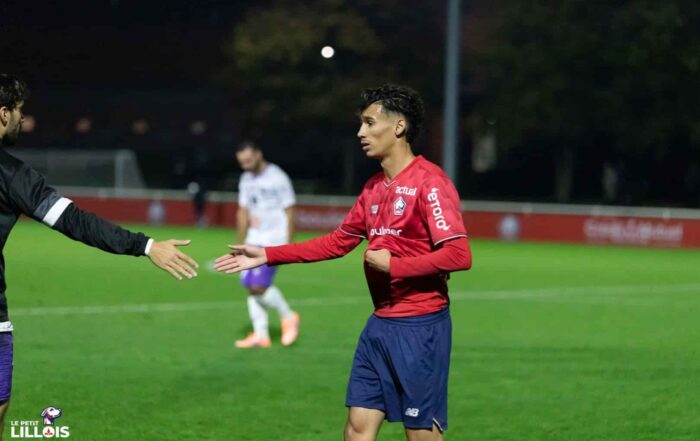 Adame Fa&iuml;z avec l'&eacute;quipe Pro 2 du LOSC.