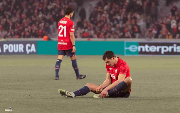 A&iuml;ssa Mandi touch&eacute; pendant LOSC - SC Fribourg.