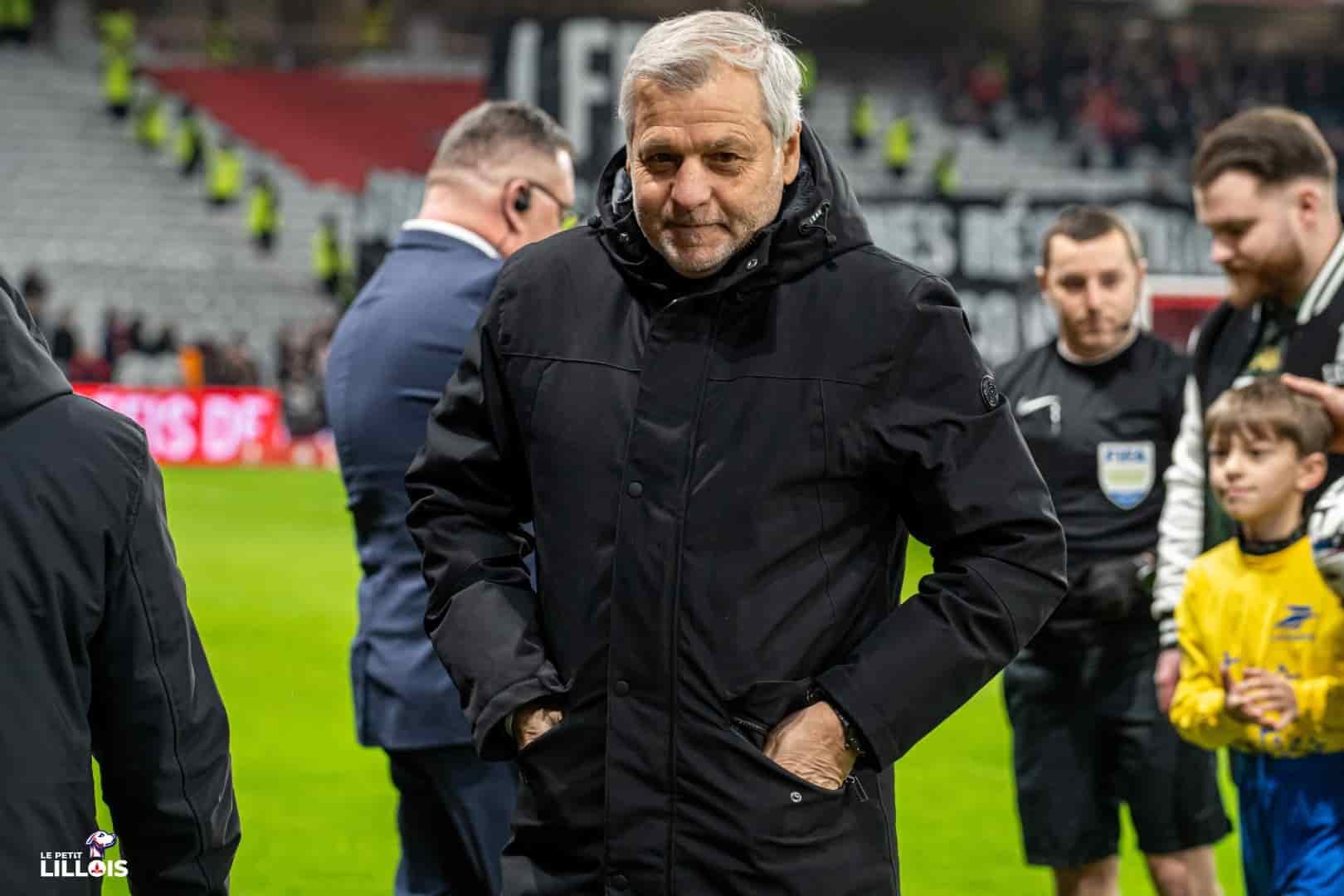 Bruno Genesio aux abords de la pelouse avant LOSC - Stade Rennais.