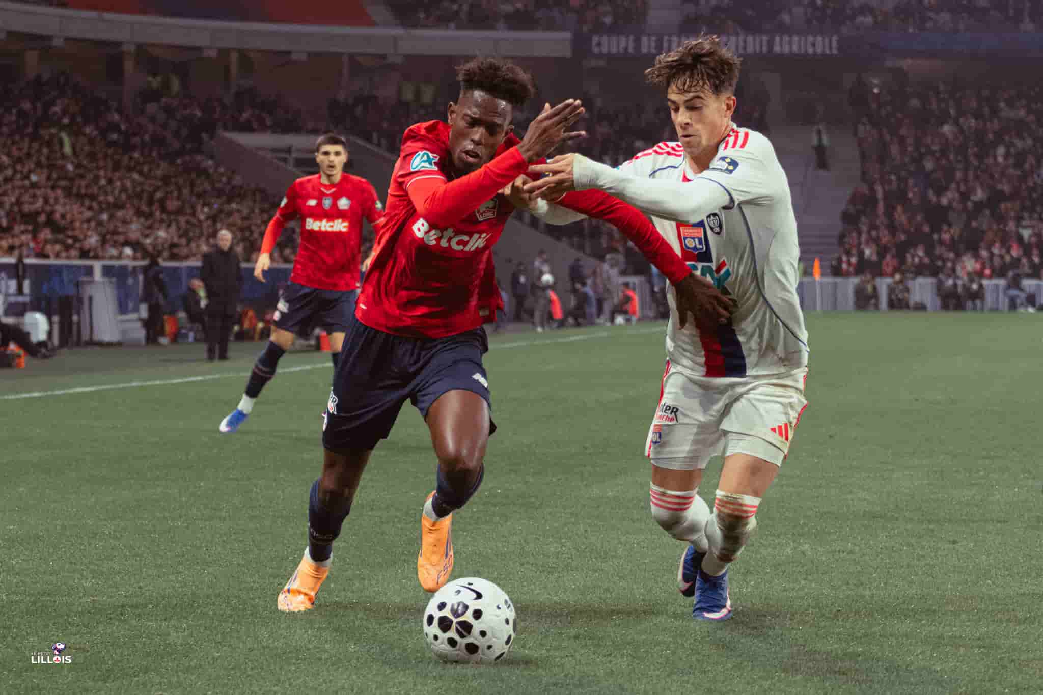 F&eacute;lix Correia au duel avec Lyonnais pendant LOSC - OL.