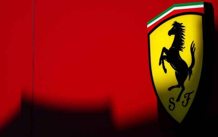 Le logo de Ferrari.