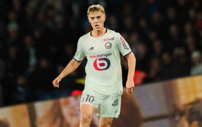 Hakon Haraldsson avec le LOSC face au PSG sur la pelouse du Parc des Princes.