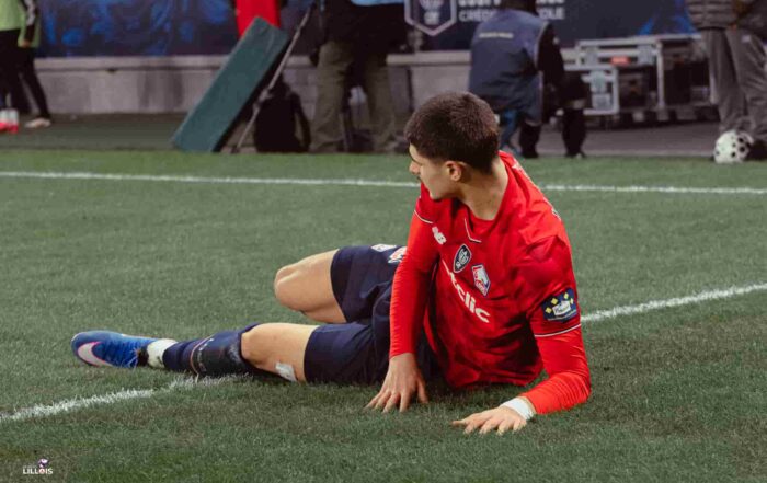 Matias Fernandez-Pardo au sol pendant LOSC - OL.