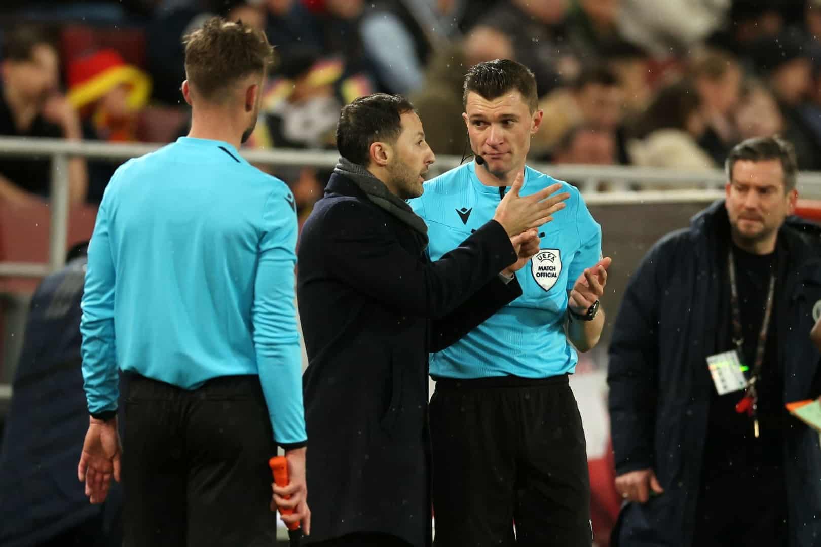 Willy Delajod Willy Delajod arbitre de LOSC - RC Strasbourg.