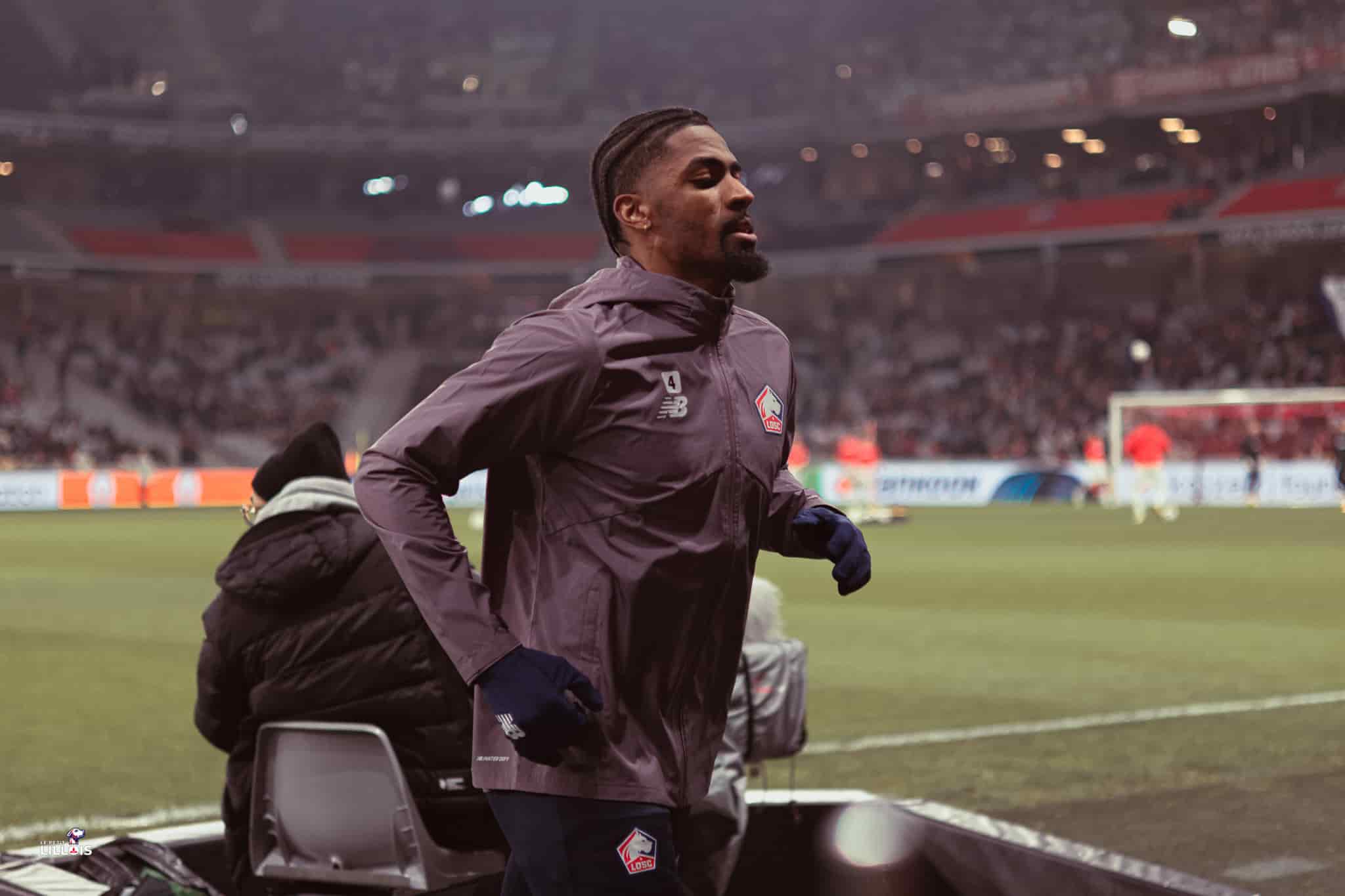 Alexsandro &agrave; l'&eacute;chauffement avant LOSC - RC Strasbourg.