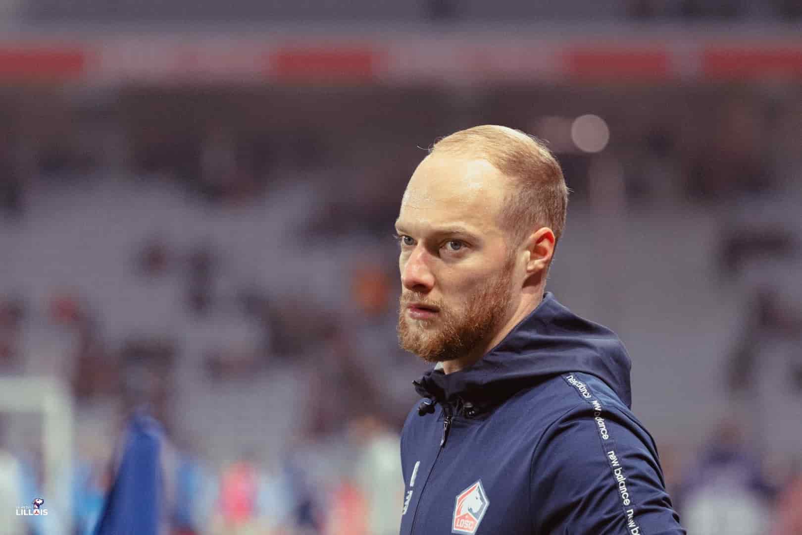 Arnaud Bodart &agrave; l'&eacute;chauffement des gardiens lillois avant LOSC - RC Strasbourg.