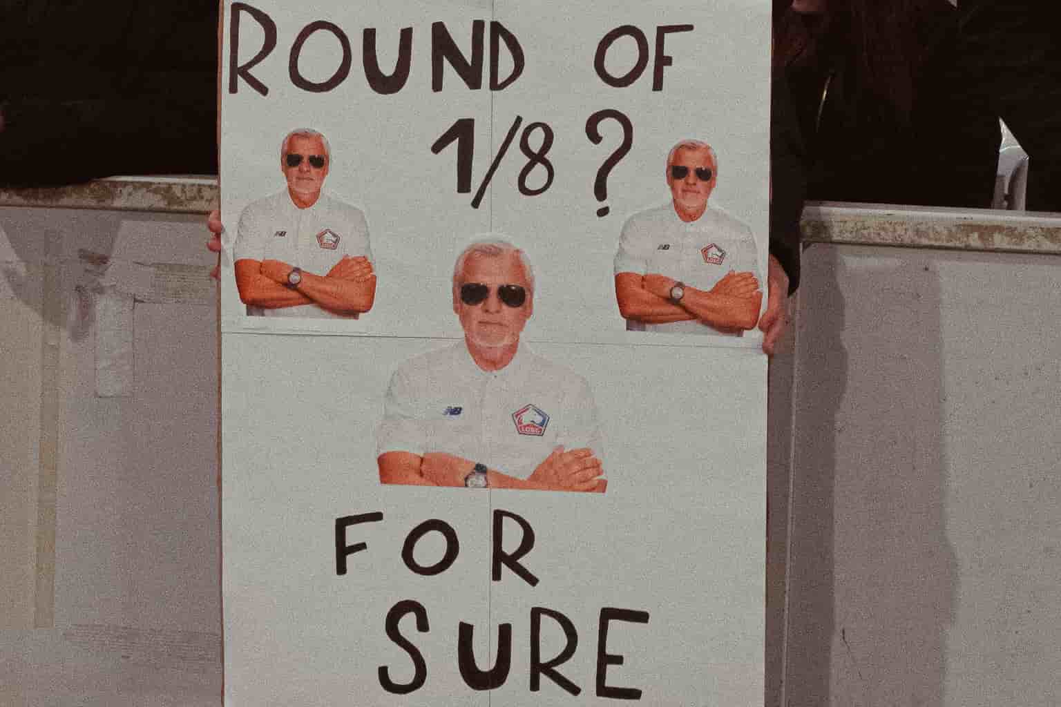 Un supporter lillois combine le m&ecirc;me "for sure" d'Emmanuel Macron avec Bruno Genesio.