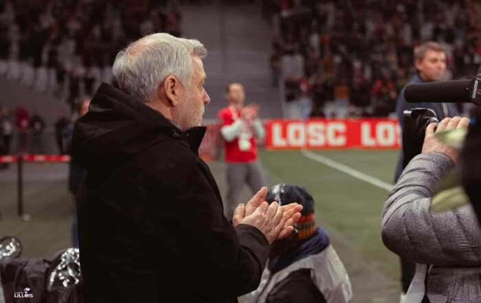 Bruno Genesio au bord du terrain pendant LOSC - Stade Brestois.