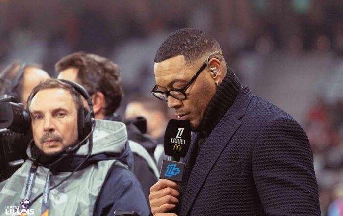 Guillaume Hoarau au micro des &eacute;quipes de Ligue 1+ en Ligue 1.