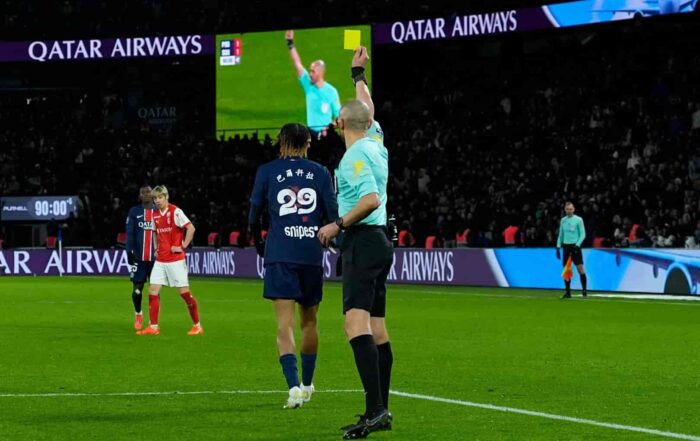 Hakim Ben El Hadj, arbitre de LOSC - Stade Brestois en Ligue 1.