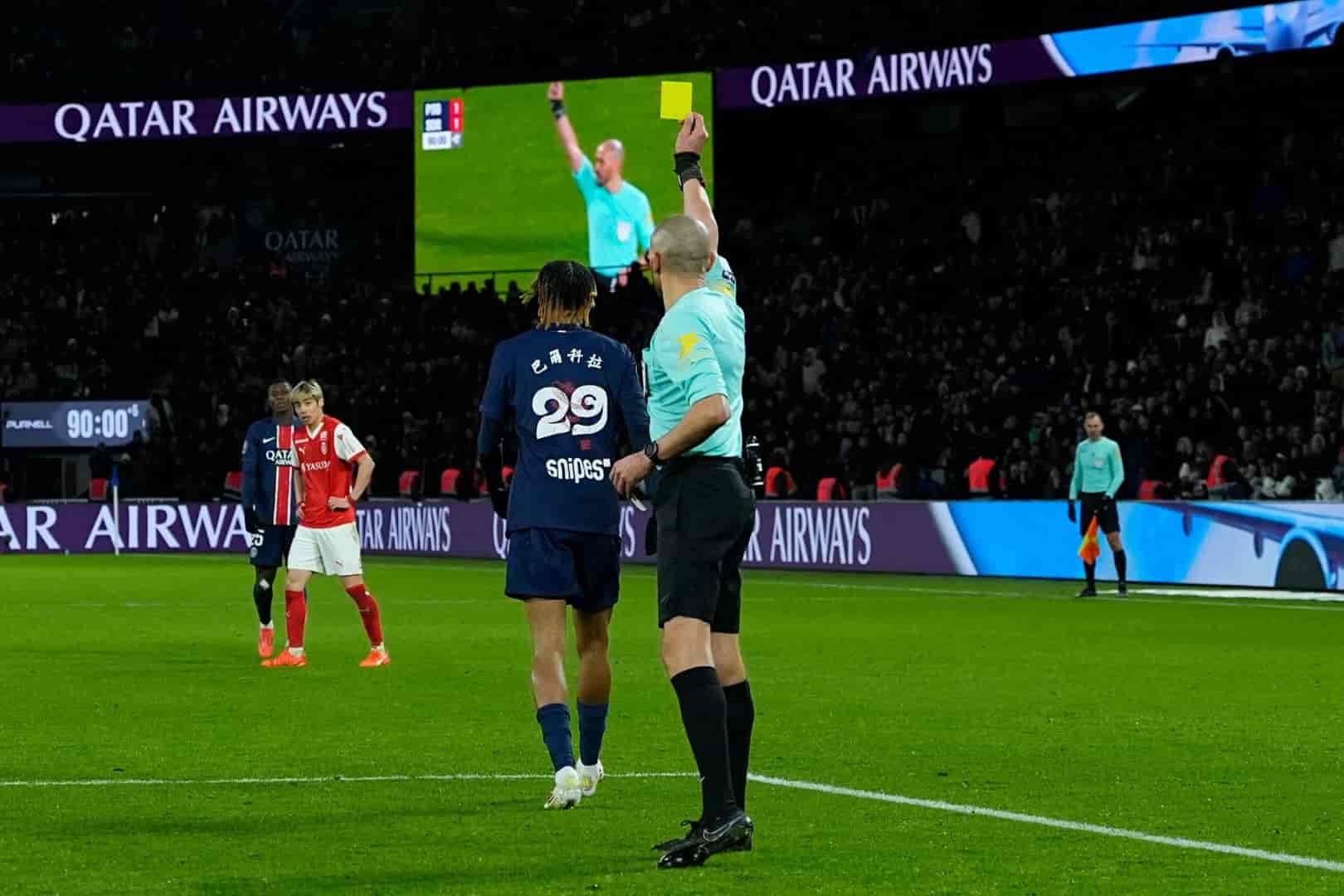 Hakim Ben El Hadj, arbitre de LOSC - Stade Brestois en Ligue 1.
