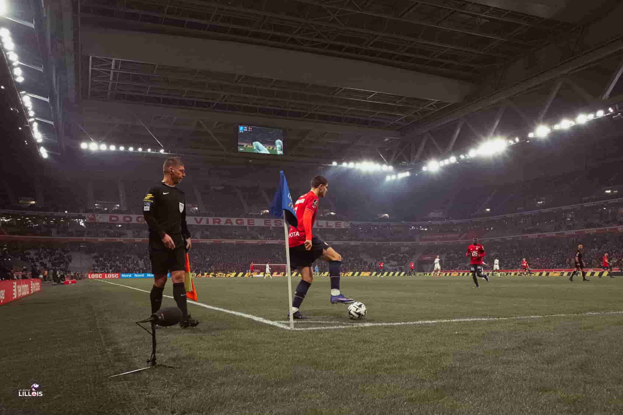 Le Stade Pierre Mauroy en expectative pendant LOSC - Stade Brestois.