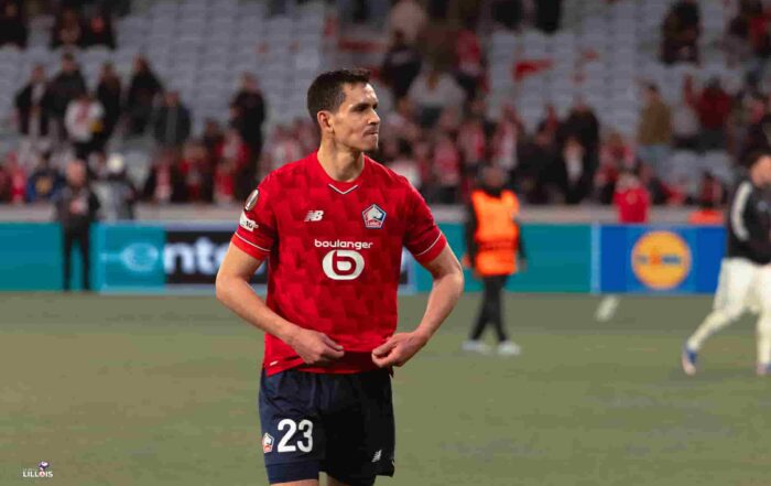 A&iuml;ssa Mandi, patron de la d&eacute;fense du LOSC.