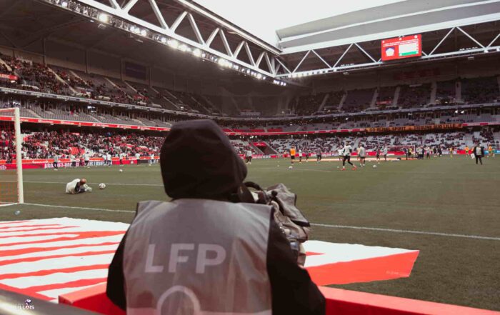 Une cam&eacute;ra TV au Stade Pierre-Mauroy.