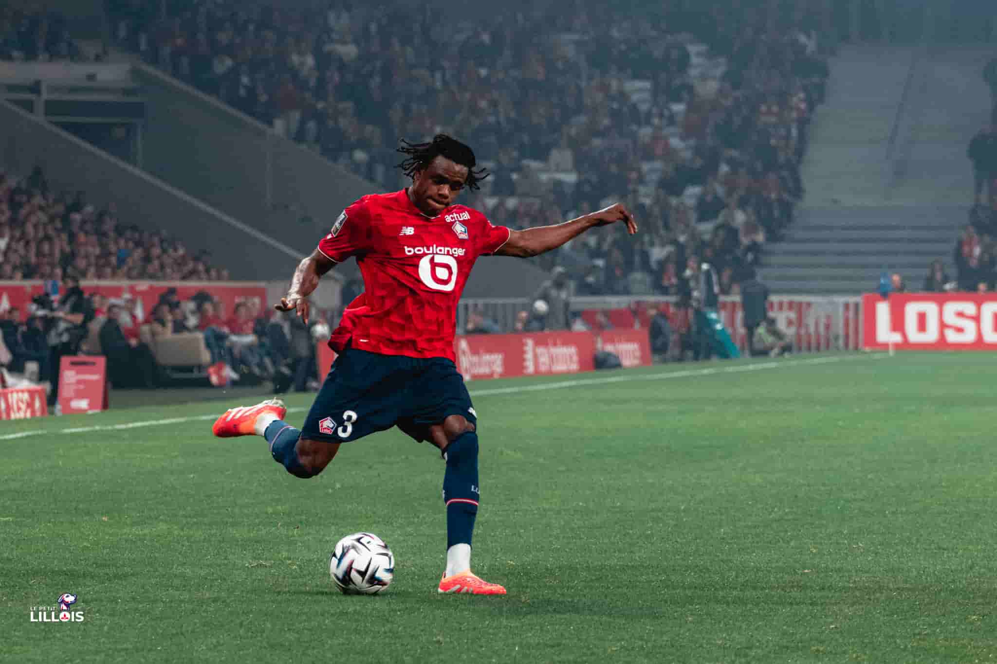 Nathan Ngoy, d&eacute;fenseur central du LOSC, voit sa valeur marchande augmenter en mars.