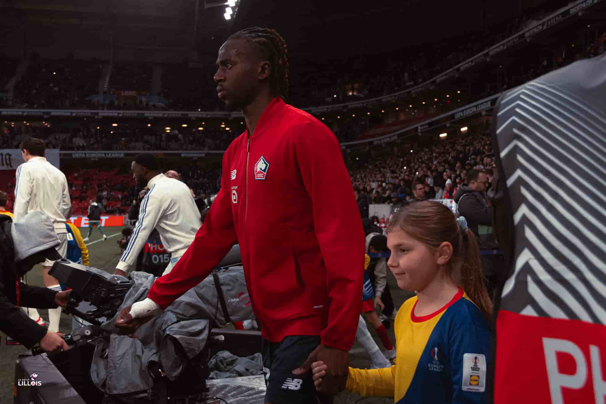 Ngal'ayel Mukau, milieu de terrain du LOSC.