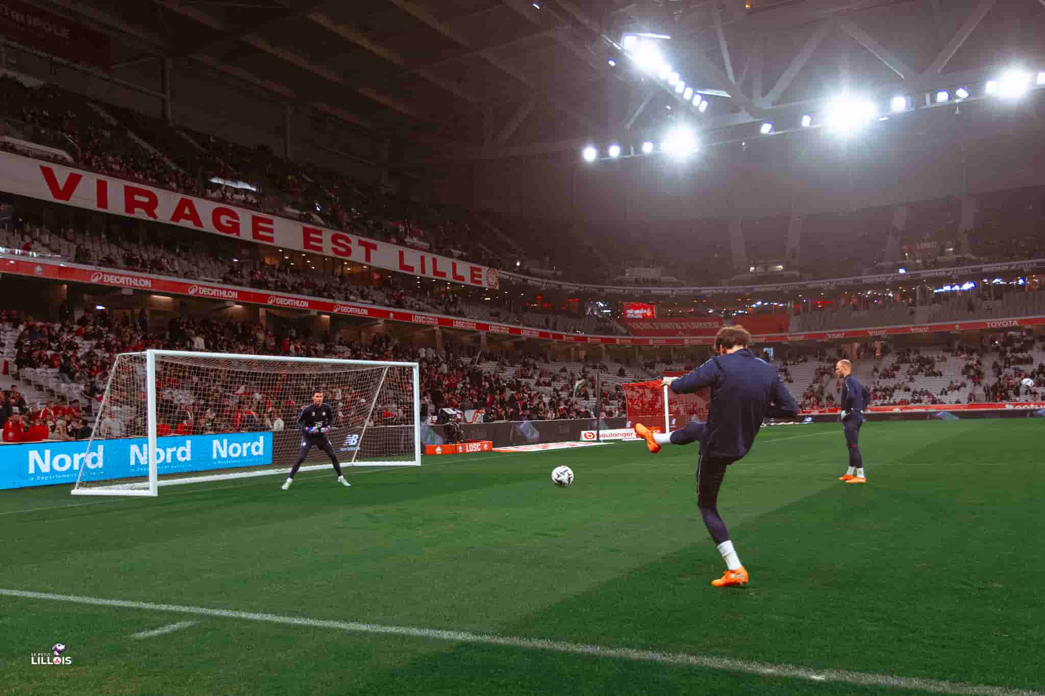 Berke &Ouml;zer, gardien de but du LOSC.