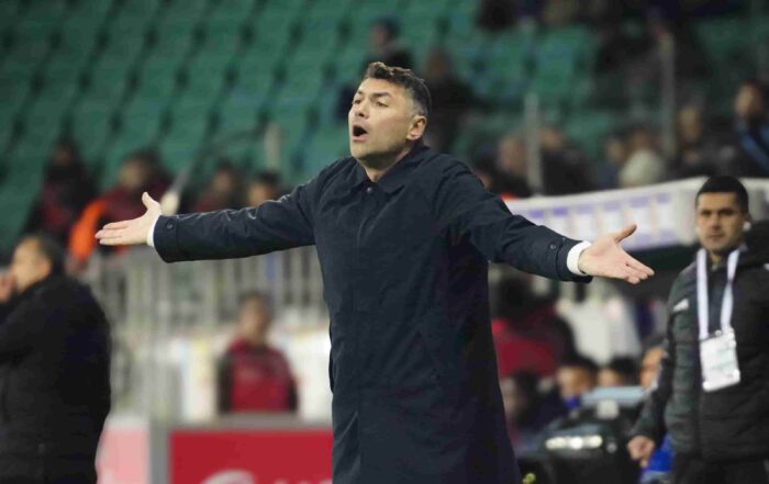 Burak Yilmaz, ancien joueur du LOSC, se s&eacute;pare du Gaziantep FK.