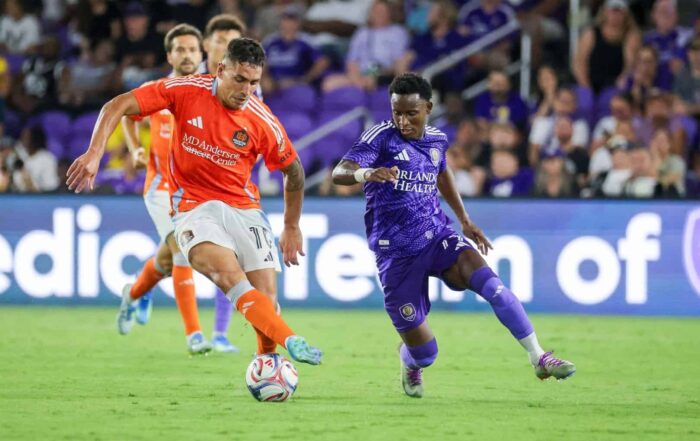 Ezequiel Ponce, buteur avec Houston Dynamics.