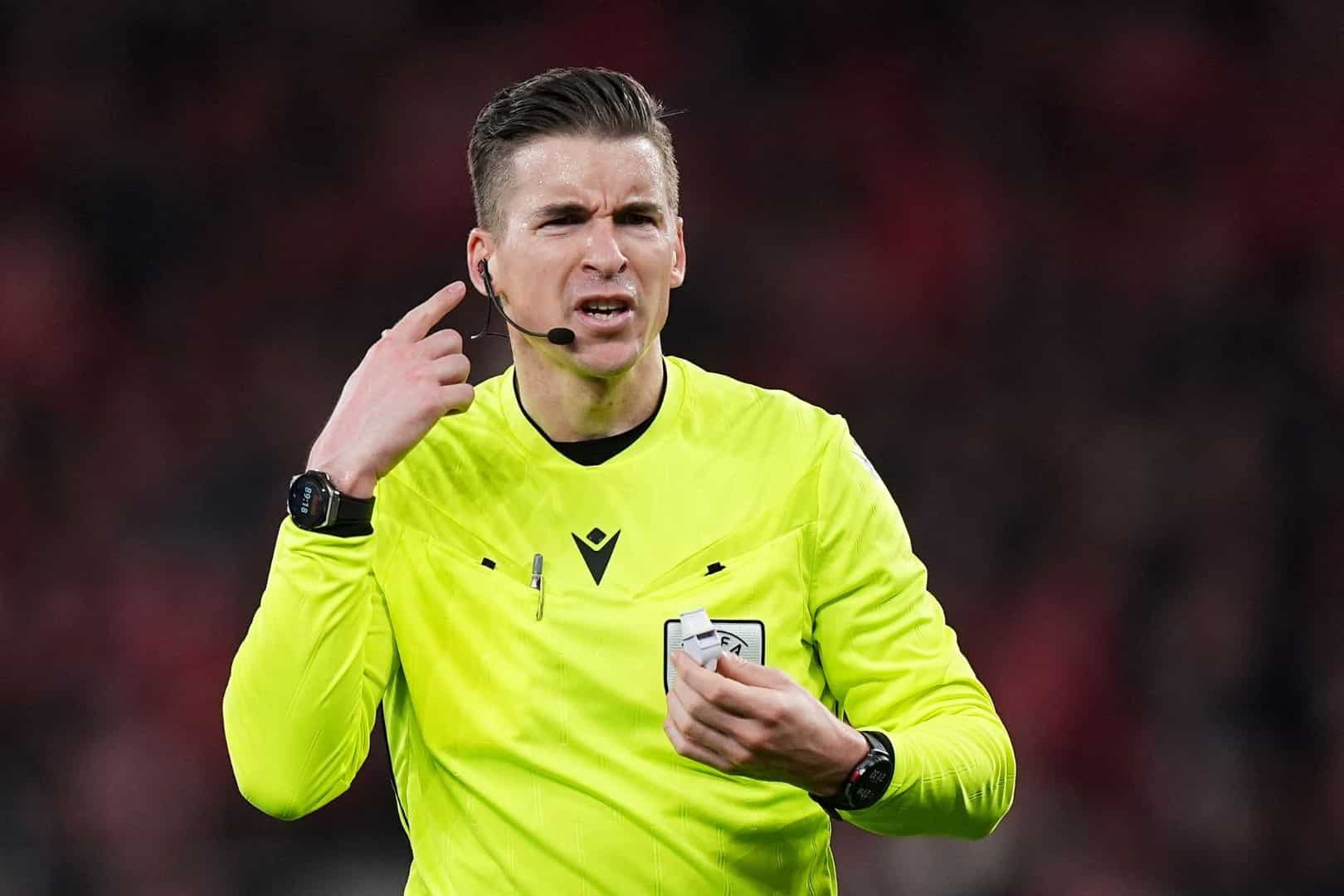 Fran&ccedil;ois Letexier, arbitre fran&ccedil;ais, habitu&eacute; de la Ligue des Champions et de la Ligue 1.