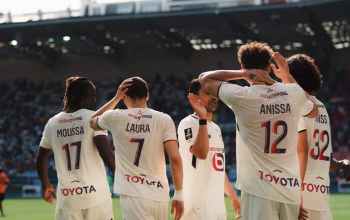 Les joueurs du LOSC c&eacute;l&egrave;brent la r&eacute;alisation de Matias Fernandez-Pardo face au Paris FC.