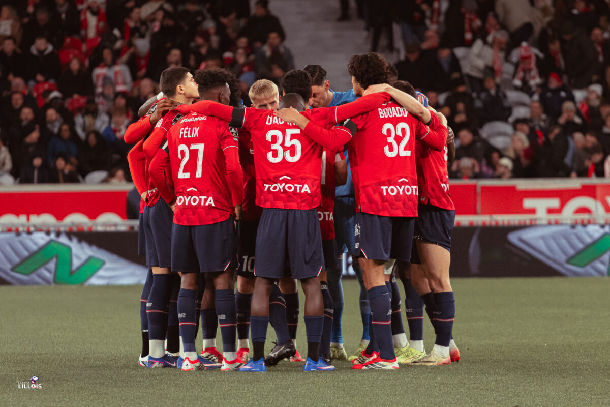 Joueurs LOSC Les joueurs du LOSC unis en cercle.