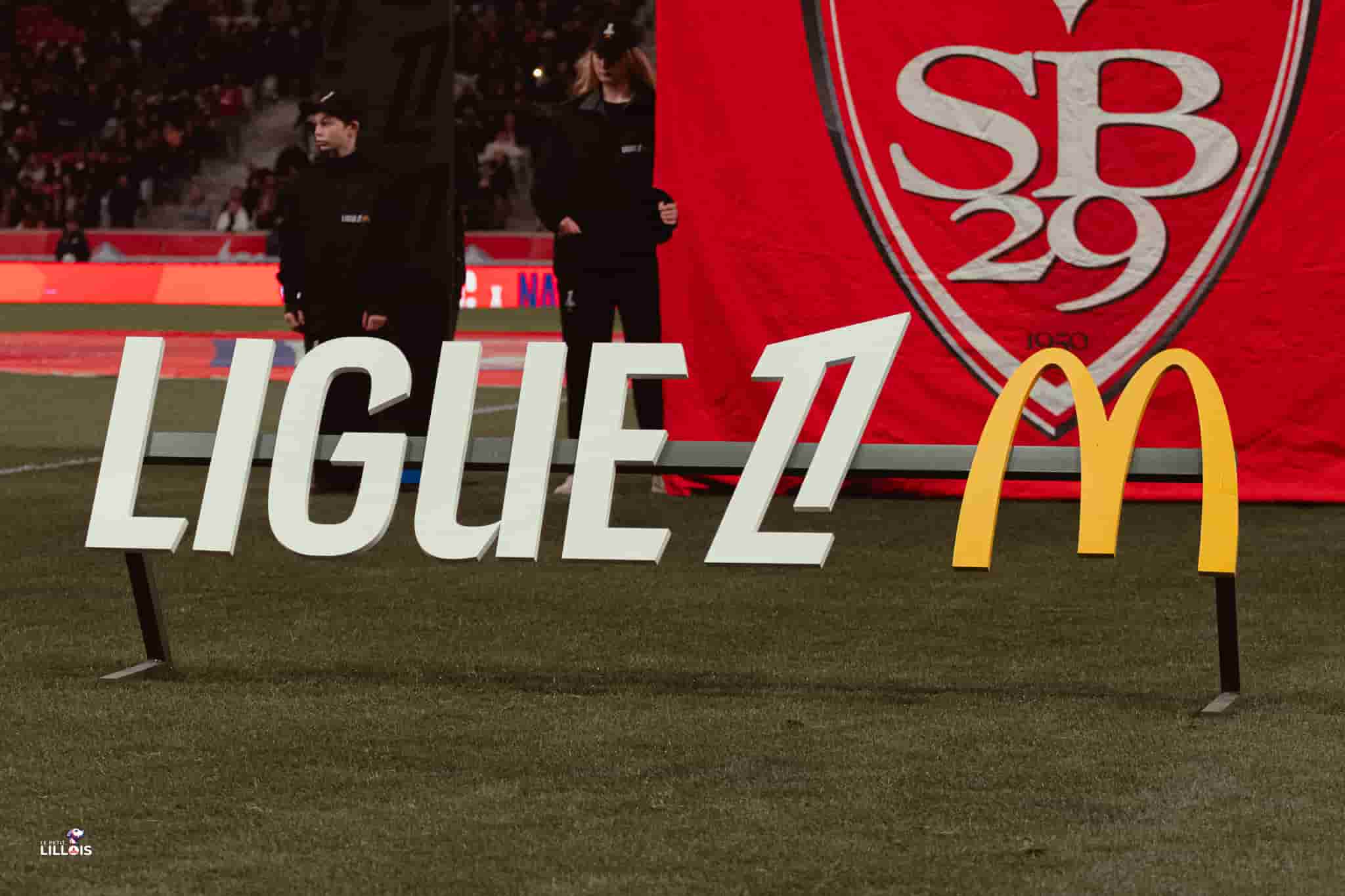 Le logo de la Ligue 1, au c&oelig;ur de Decathlon Arena - Stade Pierre-Mauroy.