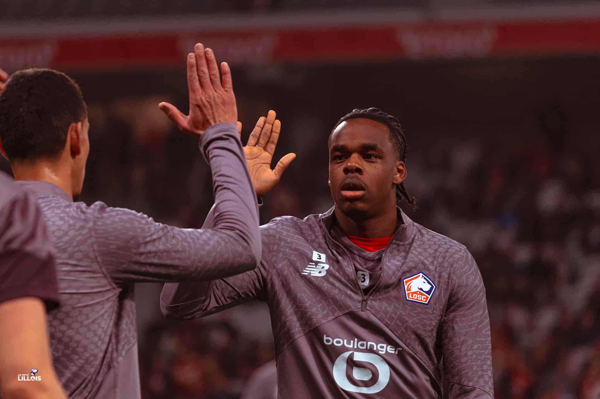 Nathan Ngoy, d&eacute;fenseur central du LOSC face au RC Lens.