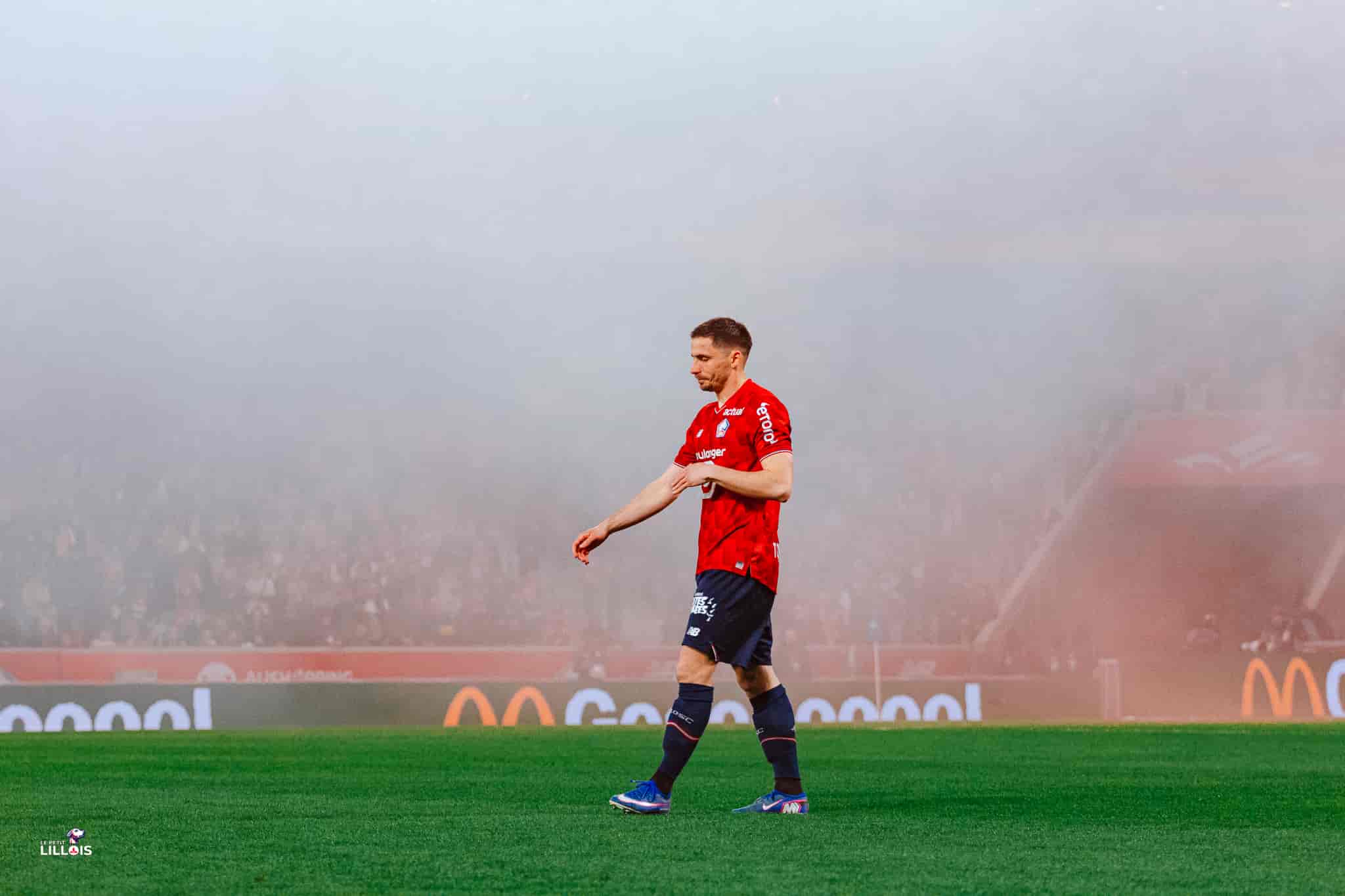Romain Perraud, titulaire au poste de lat&eacute;ral gauche avec le LOSC.
