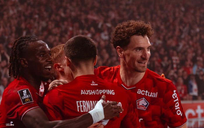 Thomas Meunier, Ngal'ayel Mukau, Hakon Haraldsson et Matias Fernandez-Pardo célèbrent un but du LOSC.