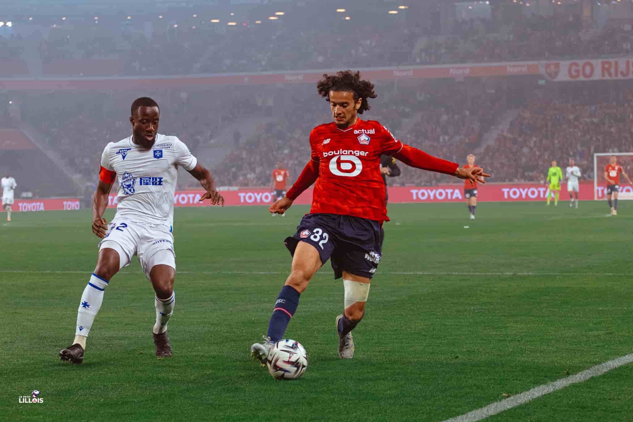 Ayyoub Bouaddi Ayyoub Bouaddi, milieu de terrain du LOSC sélectionné avec le Maroc pour la Coupe du monde 2026.