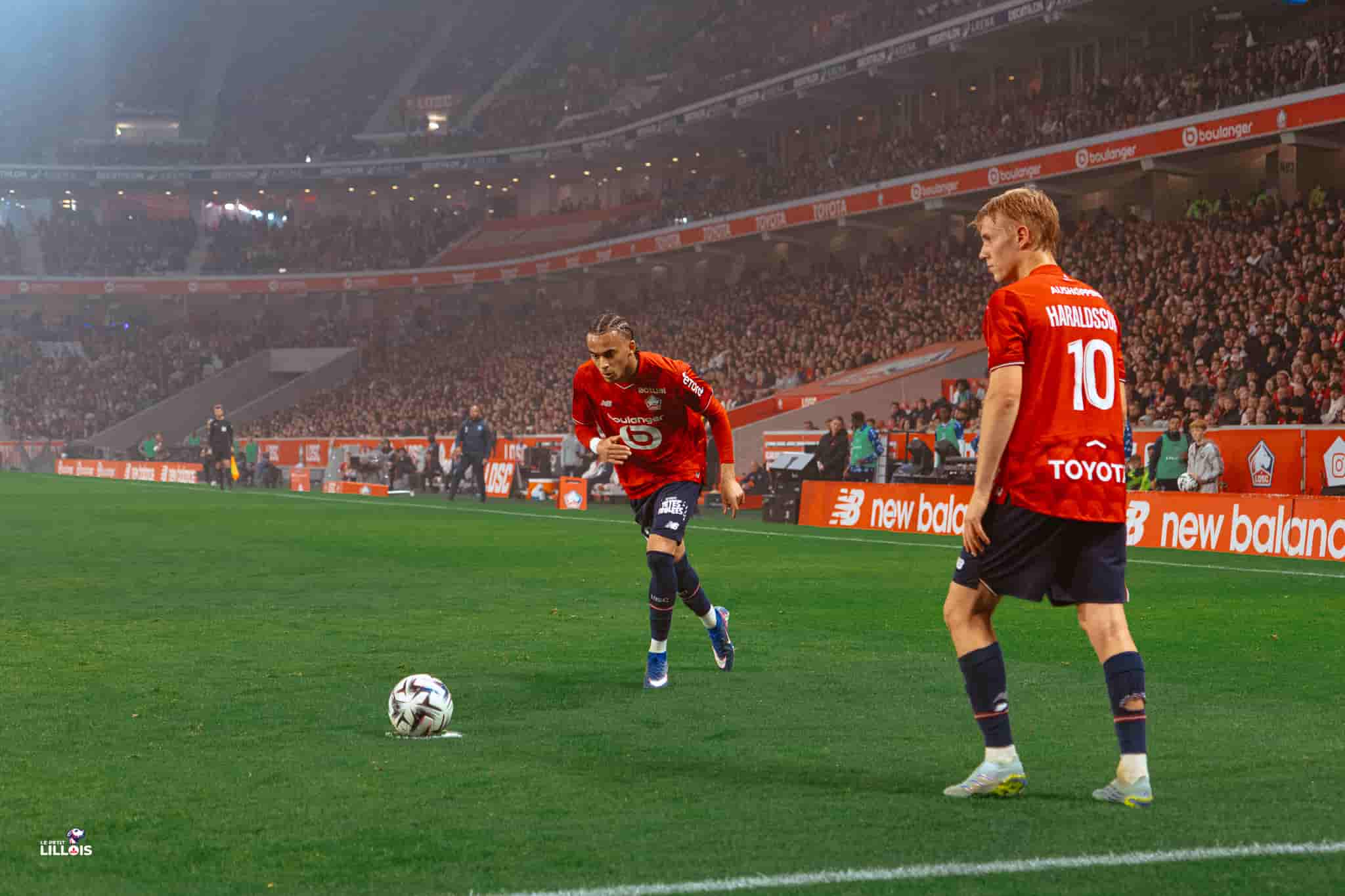 Ethan Mbapp&eacute; et Hakon Haraldsson, joueurs du LOSC.