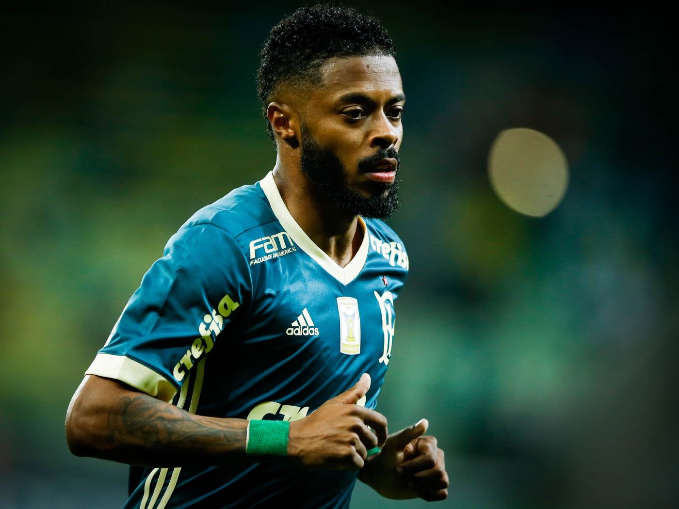 SAO PAULO, BRAZIL - AUGUST 20: Michel Bastos of Palmeiras in action during the match between Palmeiras and Chapecoense for the Brasileirao Series A 2017 at Aliians Parque Stadium on August 20, 2017 in Sao Paulo, Brazil.