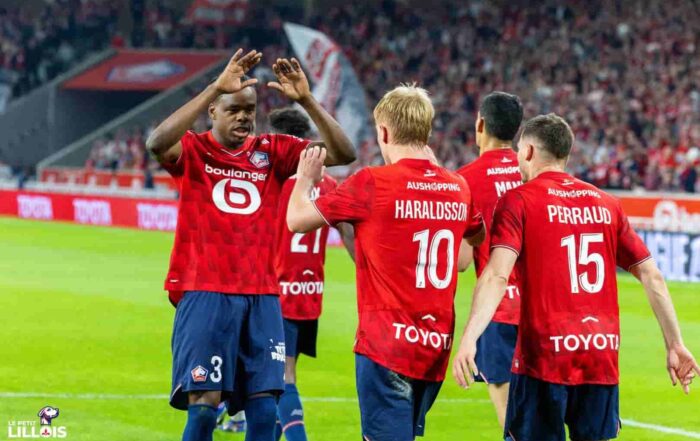 Nathan Ngoy et Hakon Haraldsson, les joueurs du LOSC c&eacute;l&egrave;brent un but.