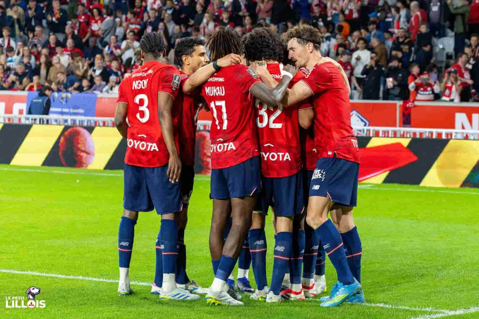 Les joueurs du LOSC r&eacute;unis en cercle.