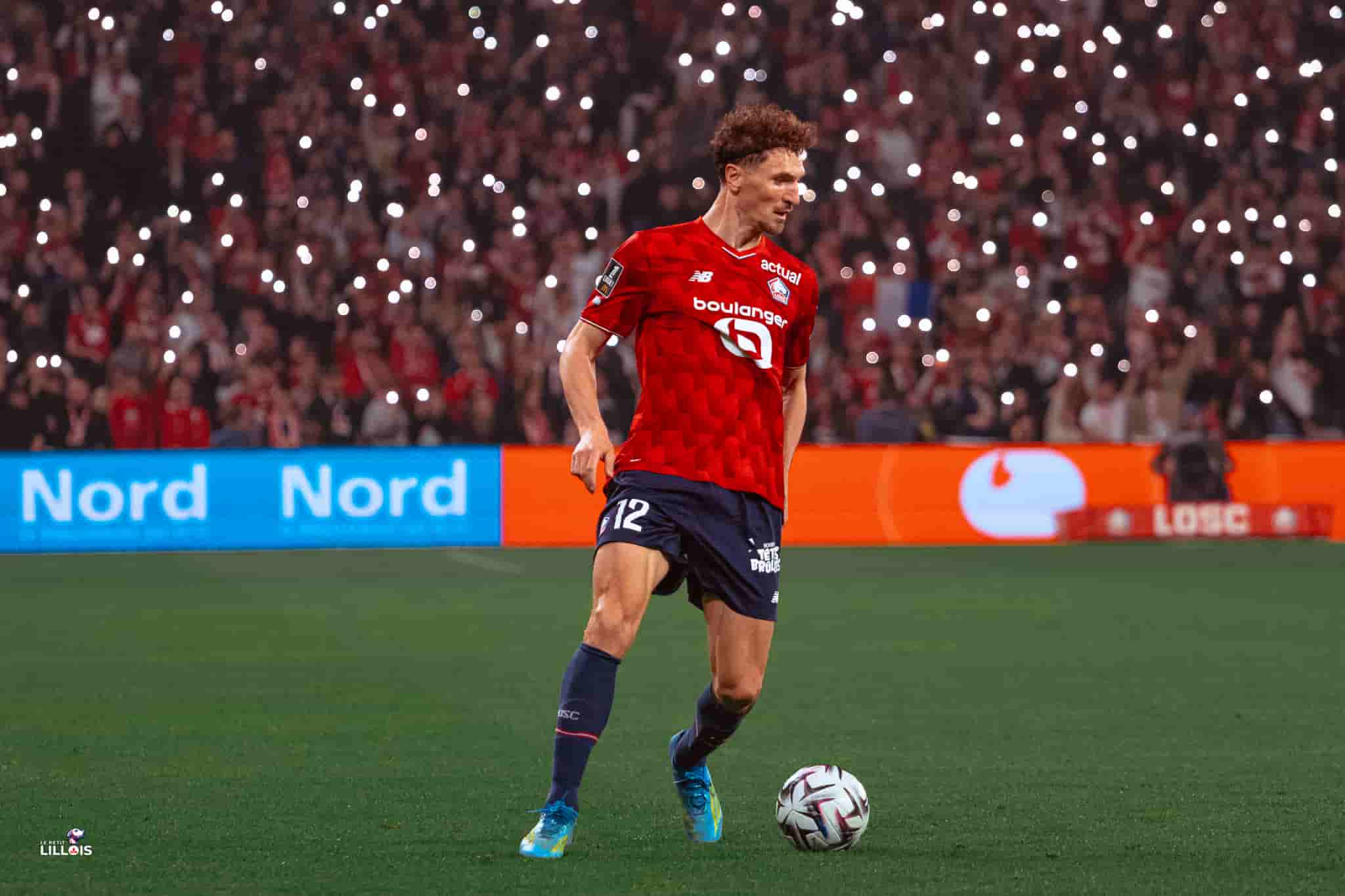Thomas Meunier Thomas Meunier, latéral droit du LOSC.