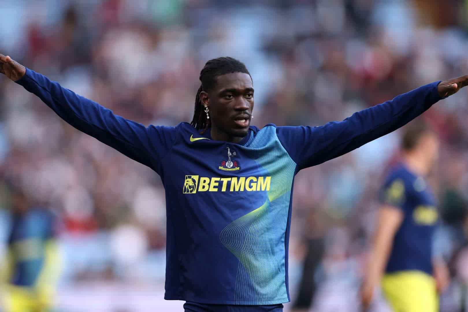 Yves Bissouma Yves Bissouma, ancien joueur du LOSC, se maintient en Premier League avec Tottenham.