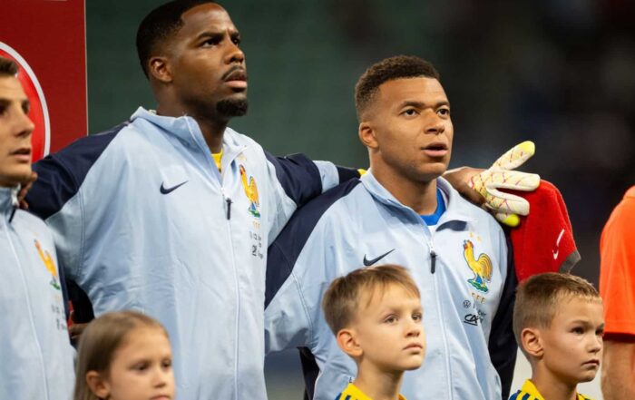 Kylian Mbapp&eacute; et Mike Maignan, leaders de l'&eacute;quipe de France.