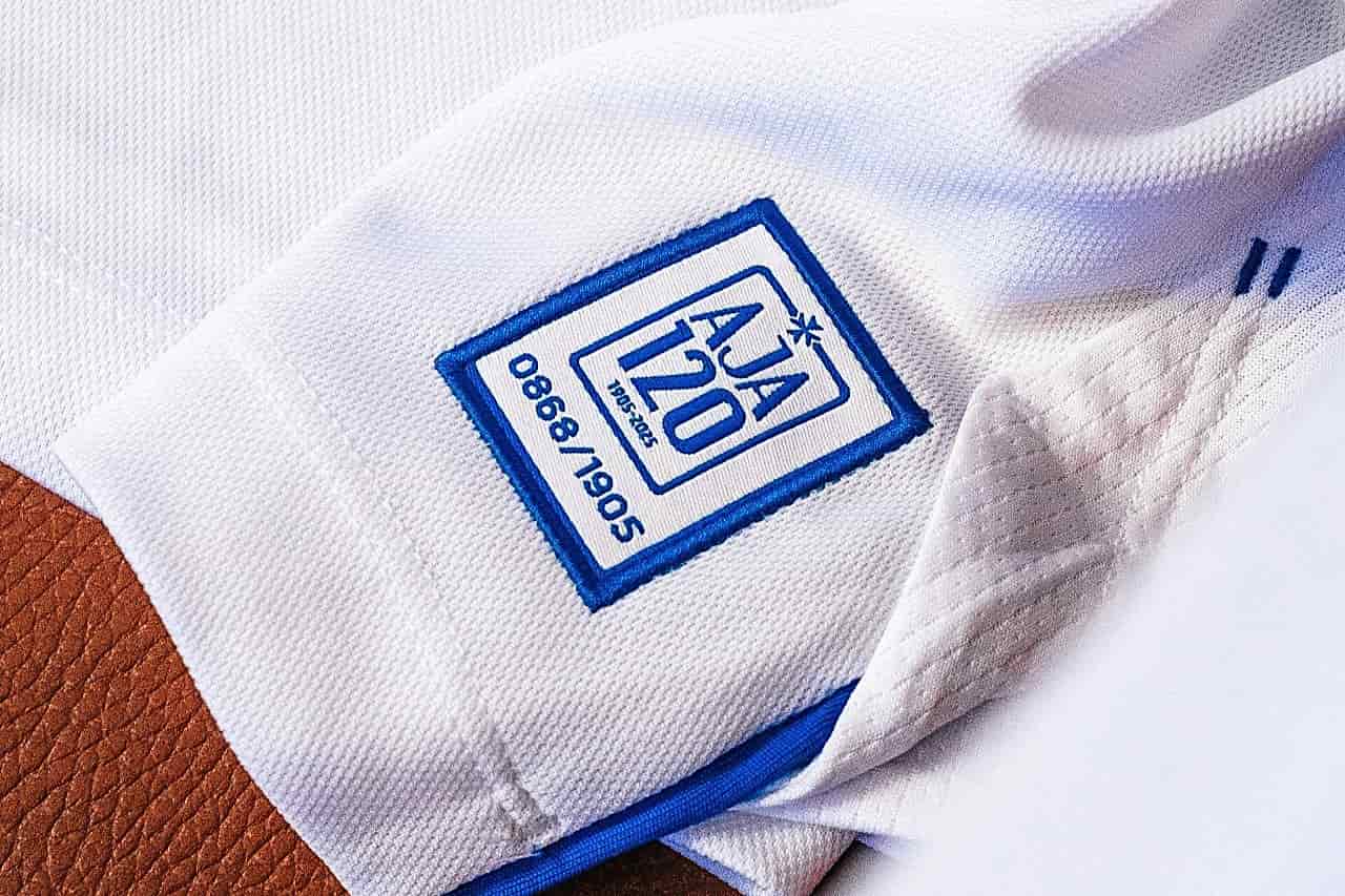 AJA L'AJ Auxerre sort un maillot collector pour ses 120 ans