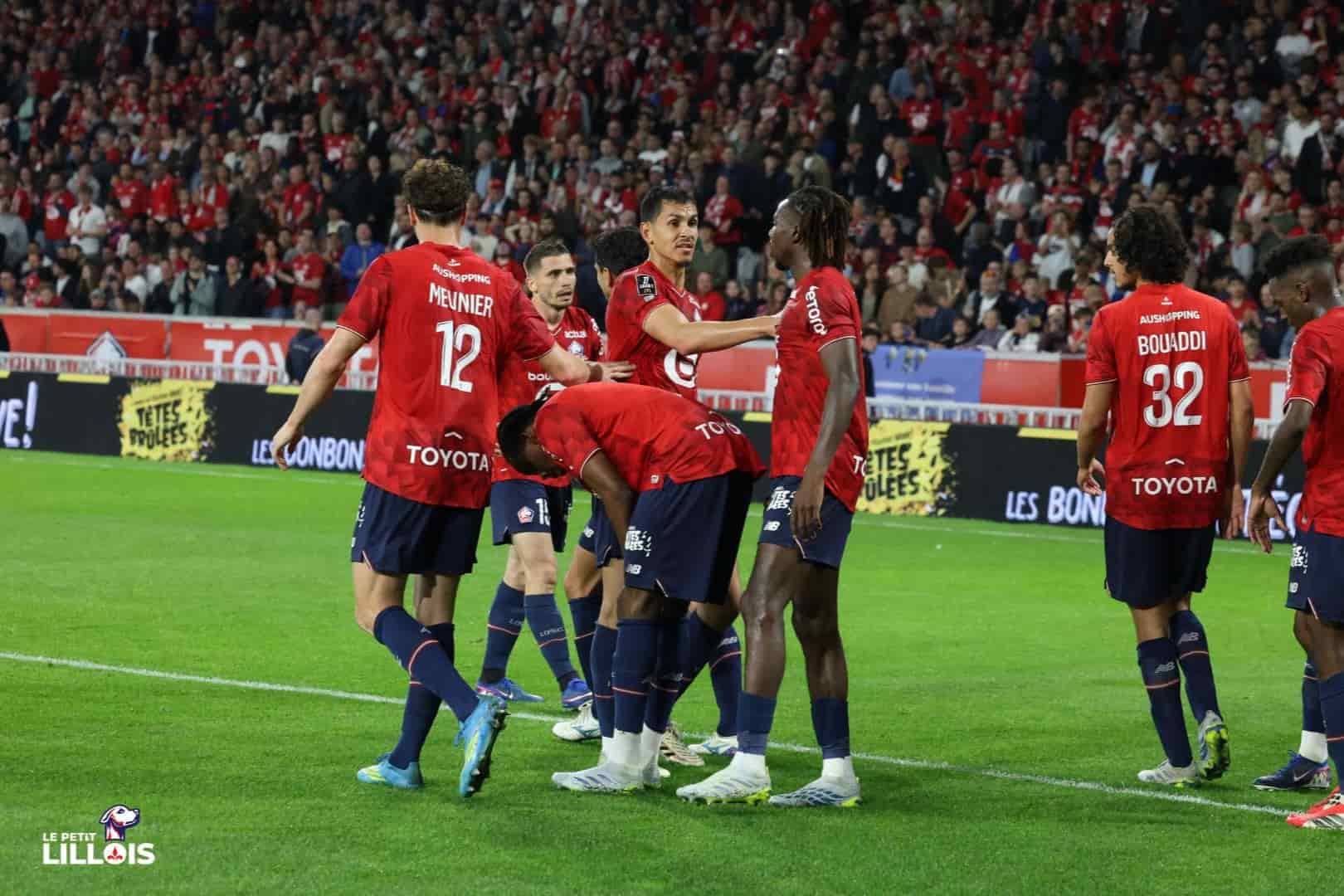 Aïssa Mandi Aïssa Mandi et les joueurs LOSC saluent l'ouverture du score de Hakon Haraldsson pendant Lille - Le Havre.